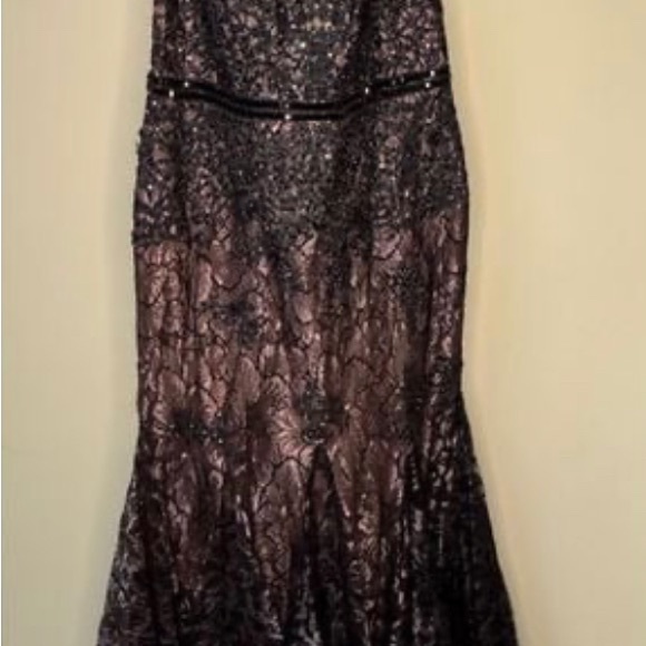 Mac Duggal dress size 10 - Picture 6 of 13